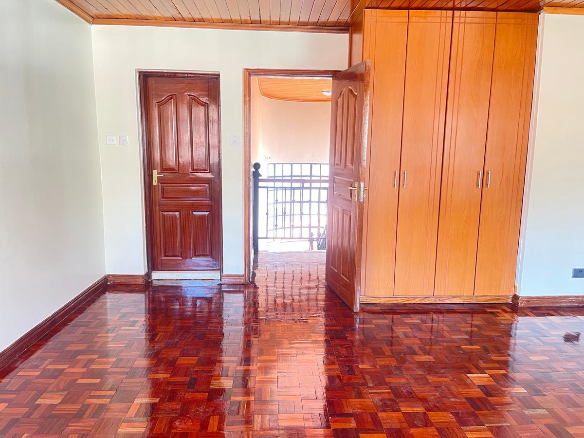 5 Bed Townhouse with En Suite in Lavington - 15