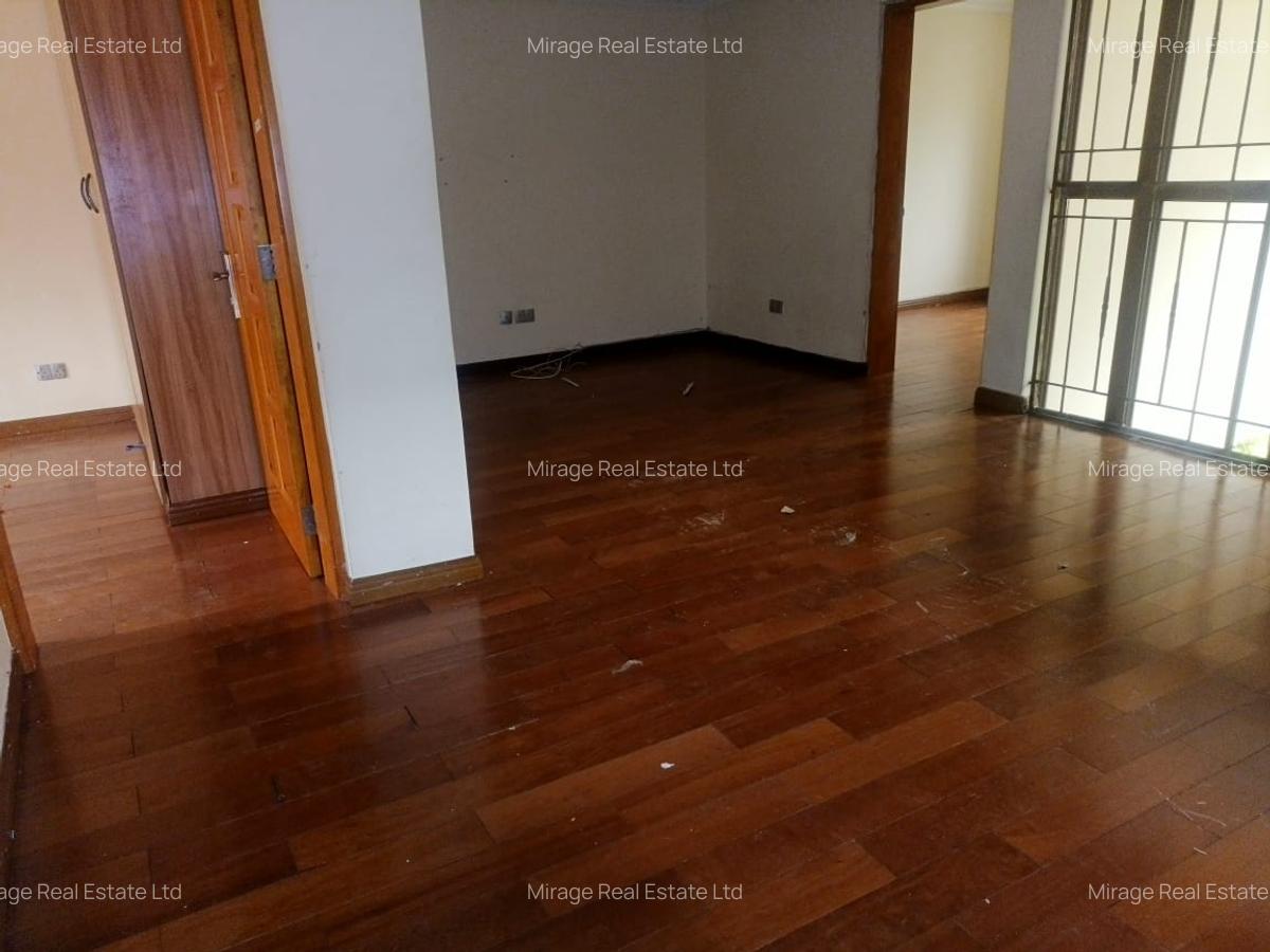 4 Bed Villa with En Suite in Lavington - 9