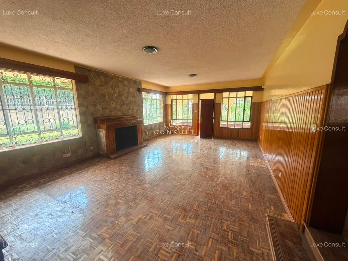 5 Bed Townhouse with En Suite in Nyari - 3