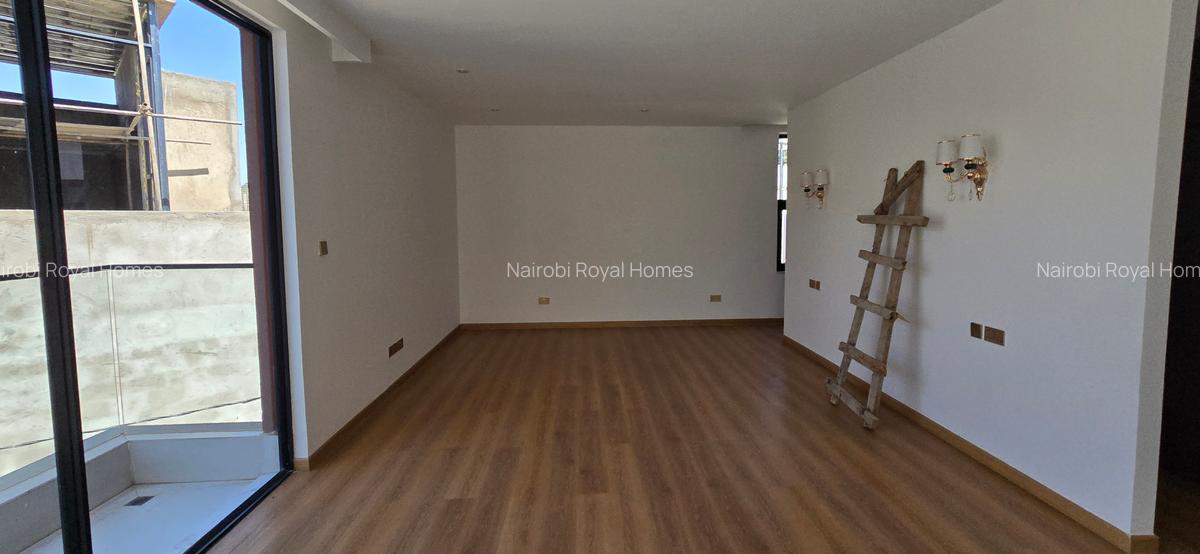 5 Bed Townhouse with En Suite at Lavington Road - 17