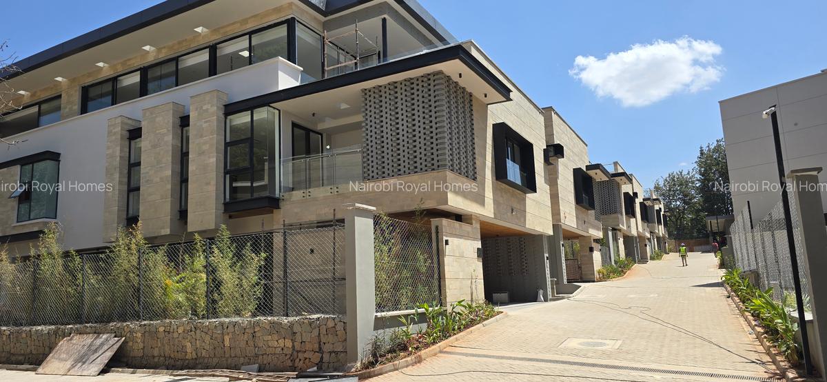 5 Bed Townhouse with En Suite at Grovelia Grove - 3