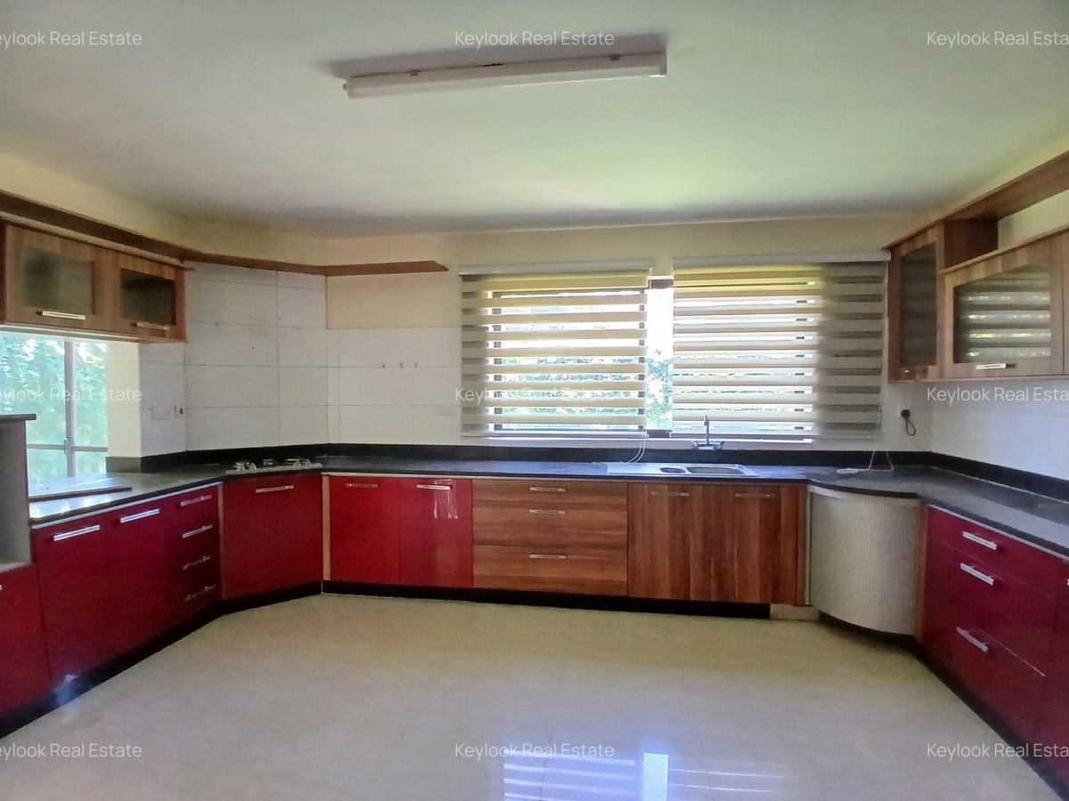 5 Bed Townhouse with En Suite at Gravelia Groove - 18