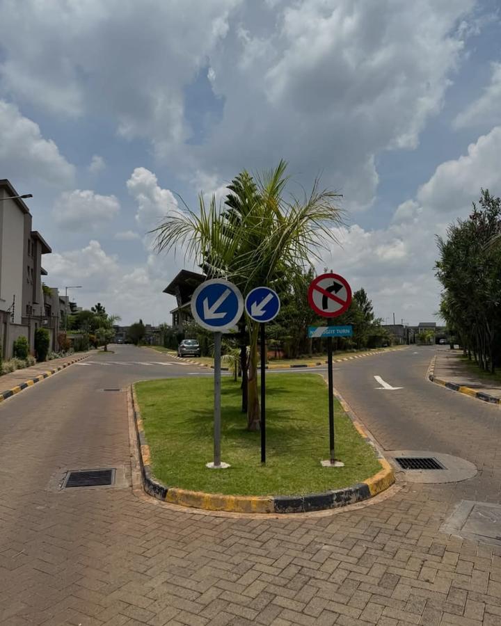 4 Bed Townhouse with En Suite in Langata - 10