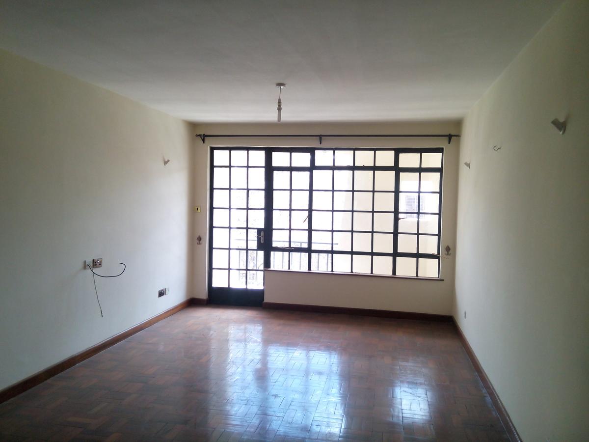 3 Bed Apartment with En Suite at Riverside Drive - 2