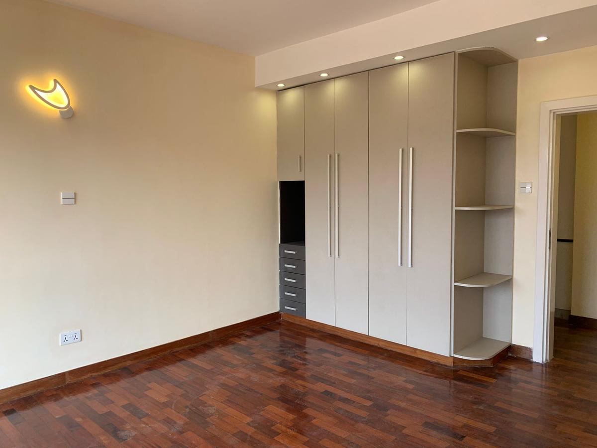 3 Bed Apartment with En Suite in Lavington - 15