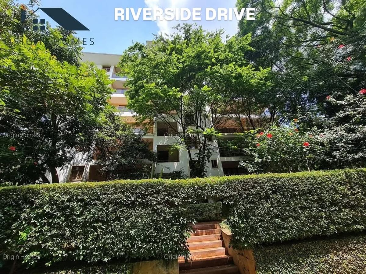 3 Bed Apartment with En Suite at Riverside Drive - 3
