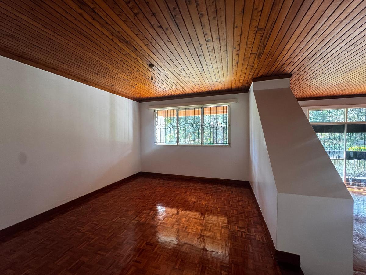 4 Bed House with En Suite in Loresho - 4