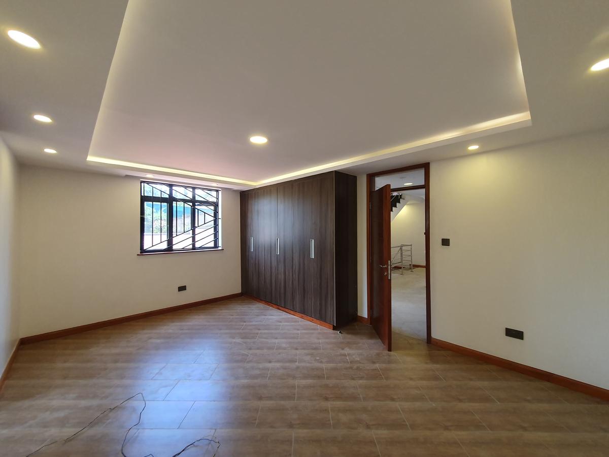 5 Bed Townhouse with En Suite at Shanzu Rd - 17