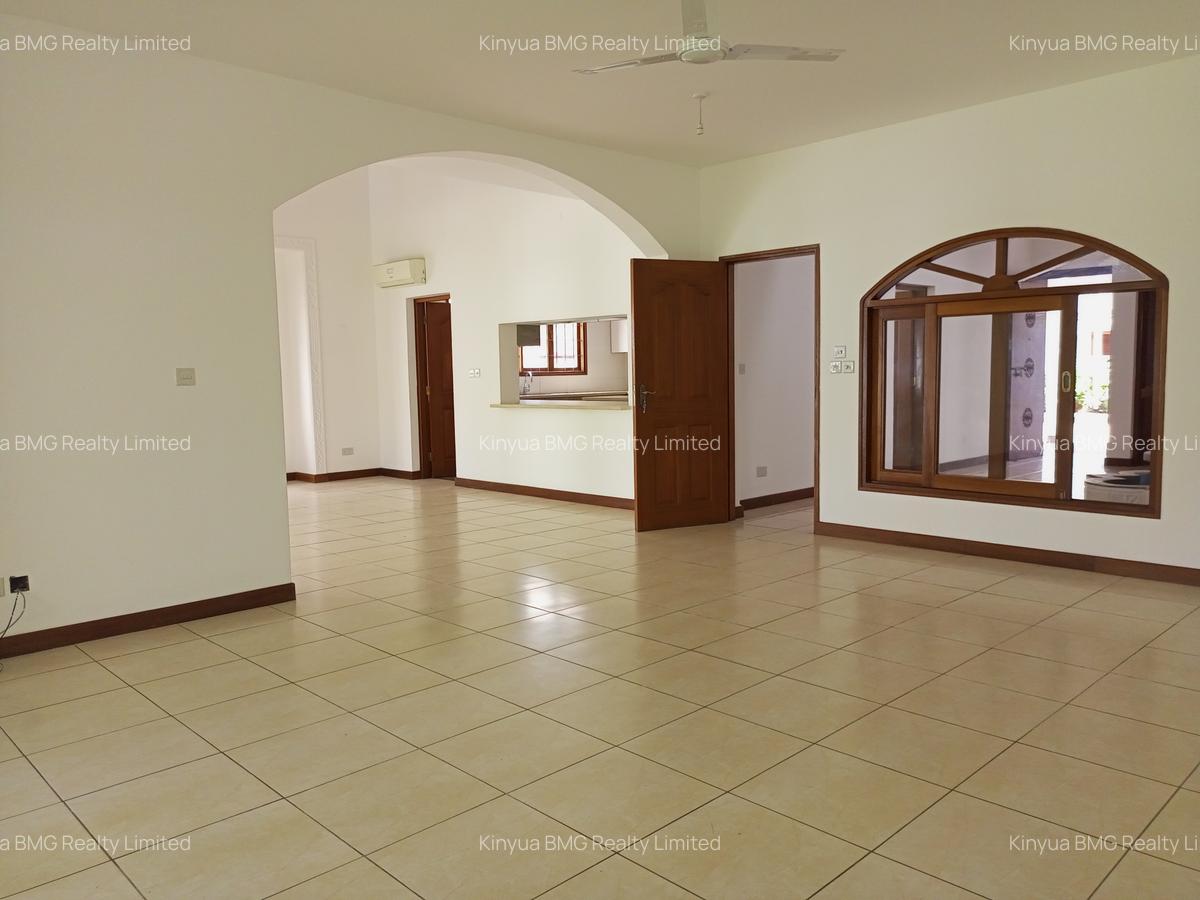 4 Bed Townhouse with En Suite in Nyali Area - 10