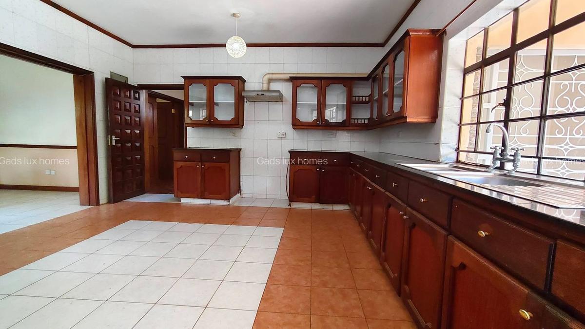 5 Bed Villa with En Suite at Runda - 11