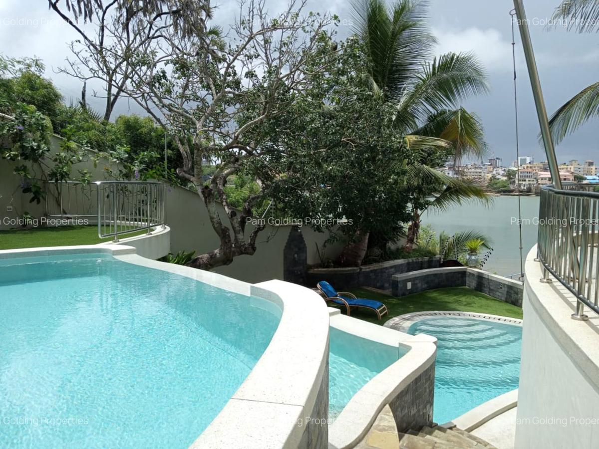 2 Bed Apartment with En Suite in Nyali Area - 2