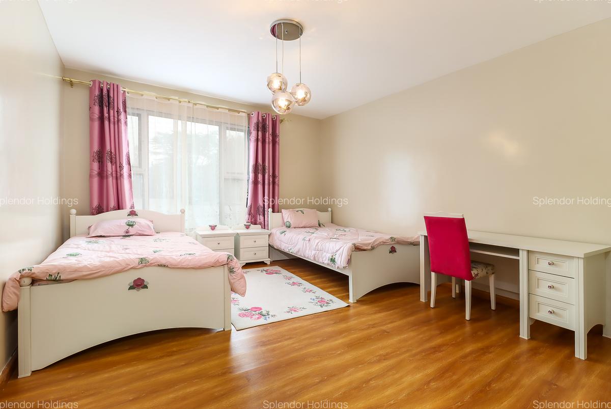 3 Bed Apartment with En Suite in Lavington - 11