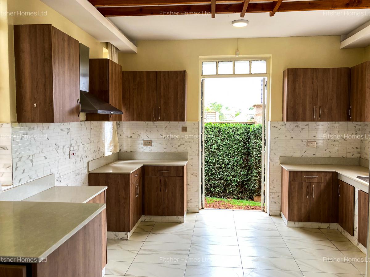 4 Bed House with En Suite in Runda - 16