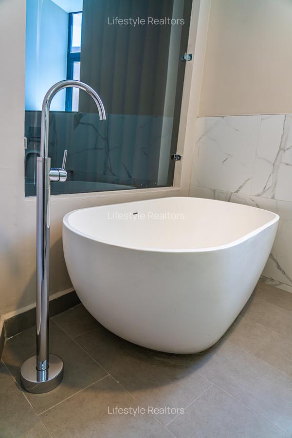 Serviced 2 Bed Apartment with En Suite at Southern Bypass - 10