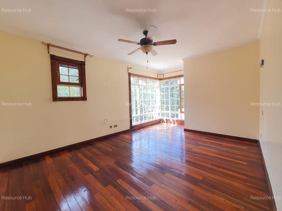 5 Bed House with En Suite at Kyuna - 15