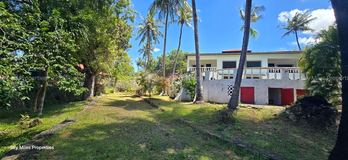 6 Bed Villa with En Suite at Aloo Drive Residence - 5