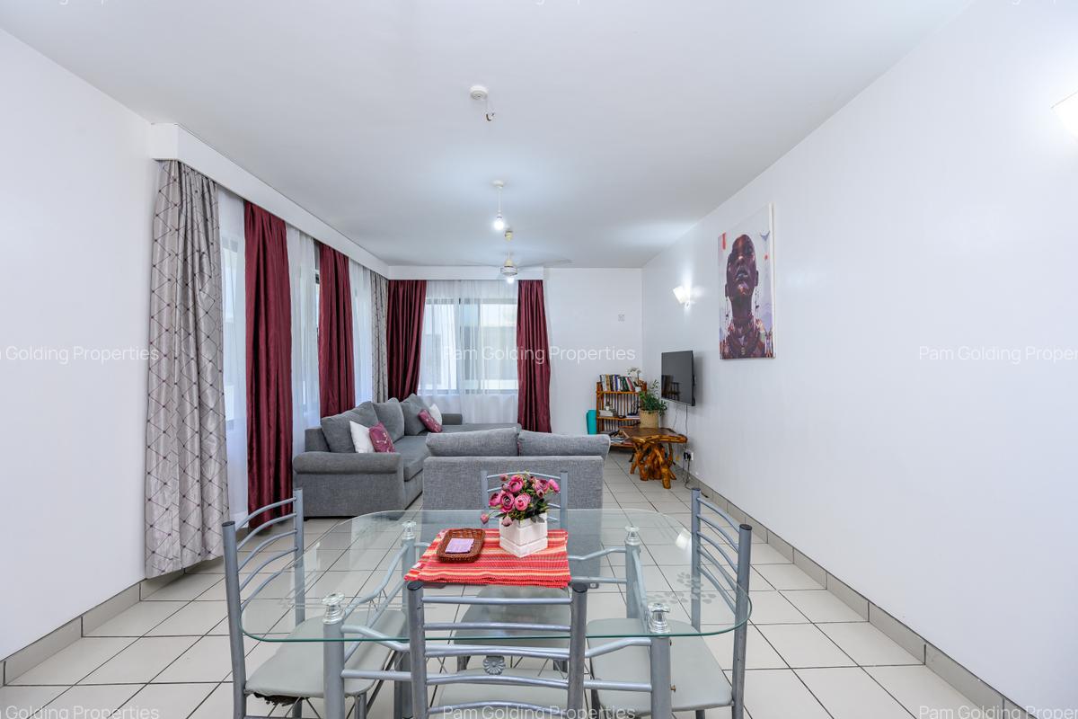 2 Bed Apartment with En Suite at Links Road - 2