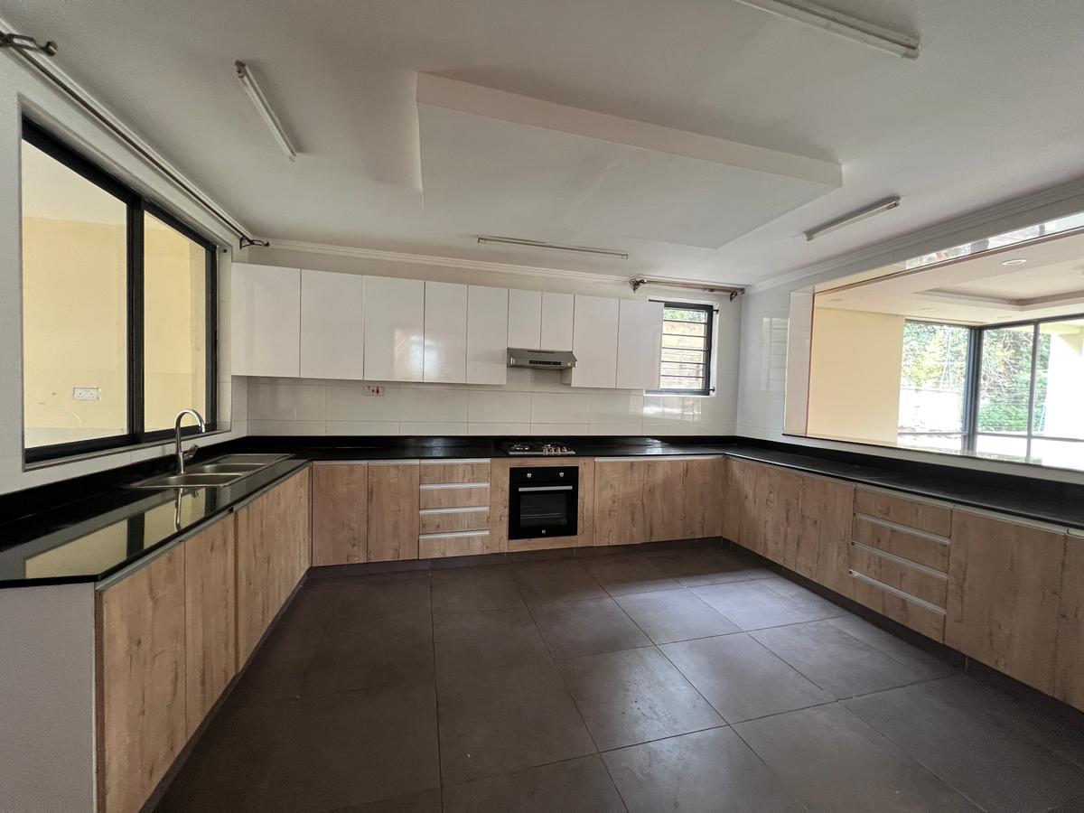 5 Bed Townhouse with En Suite at Convent Drive - 4