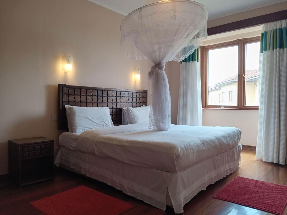 Serviced 2 Bed Apartment with En Suite in Upper Hill - 9