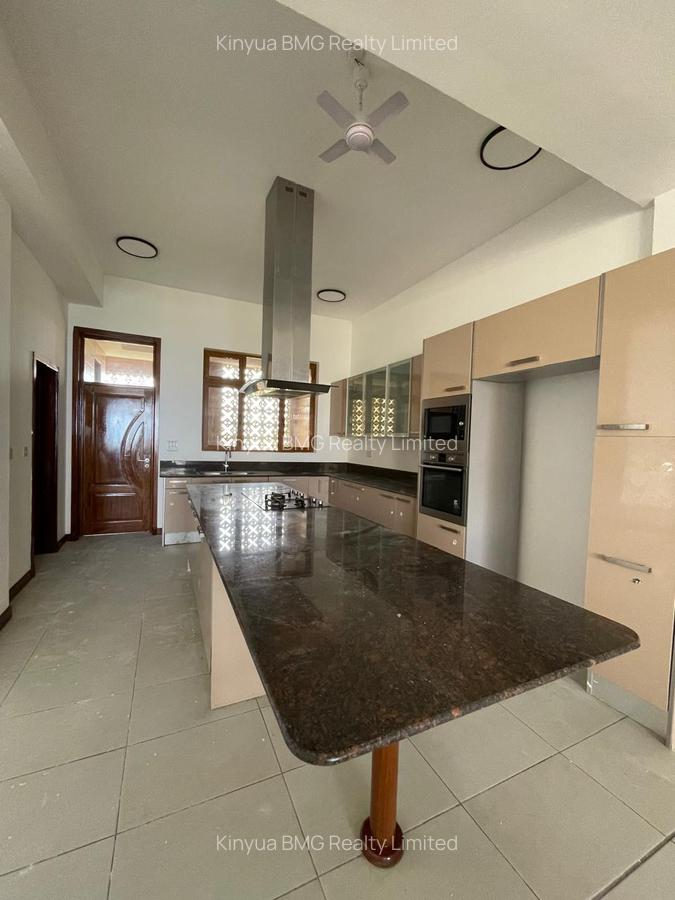 Serviced 4 Bed Apartment with En Suite in Nyali Area - 16