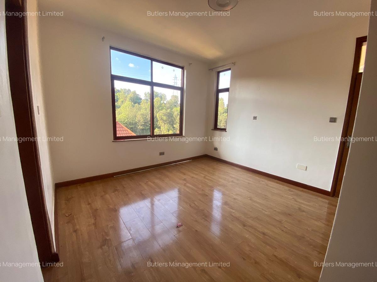 4 Bed Townhouse with En Suite in Redhill - 12