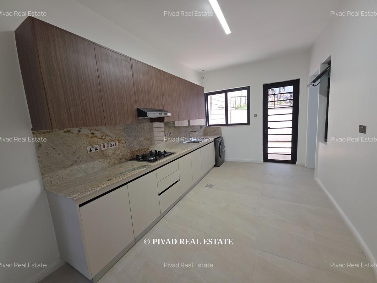 5 Bed Townhouse with Swimming Pool in Lavington - 2