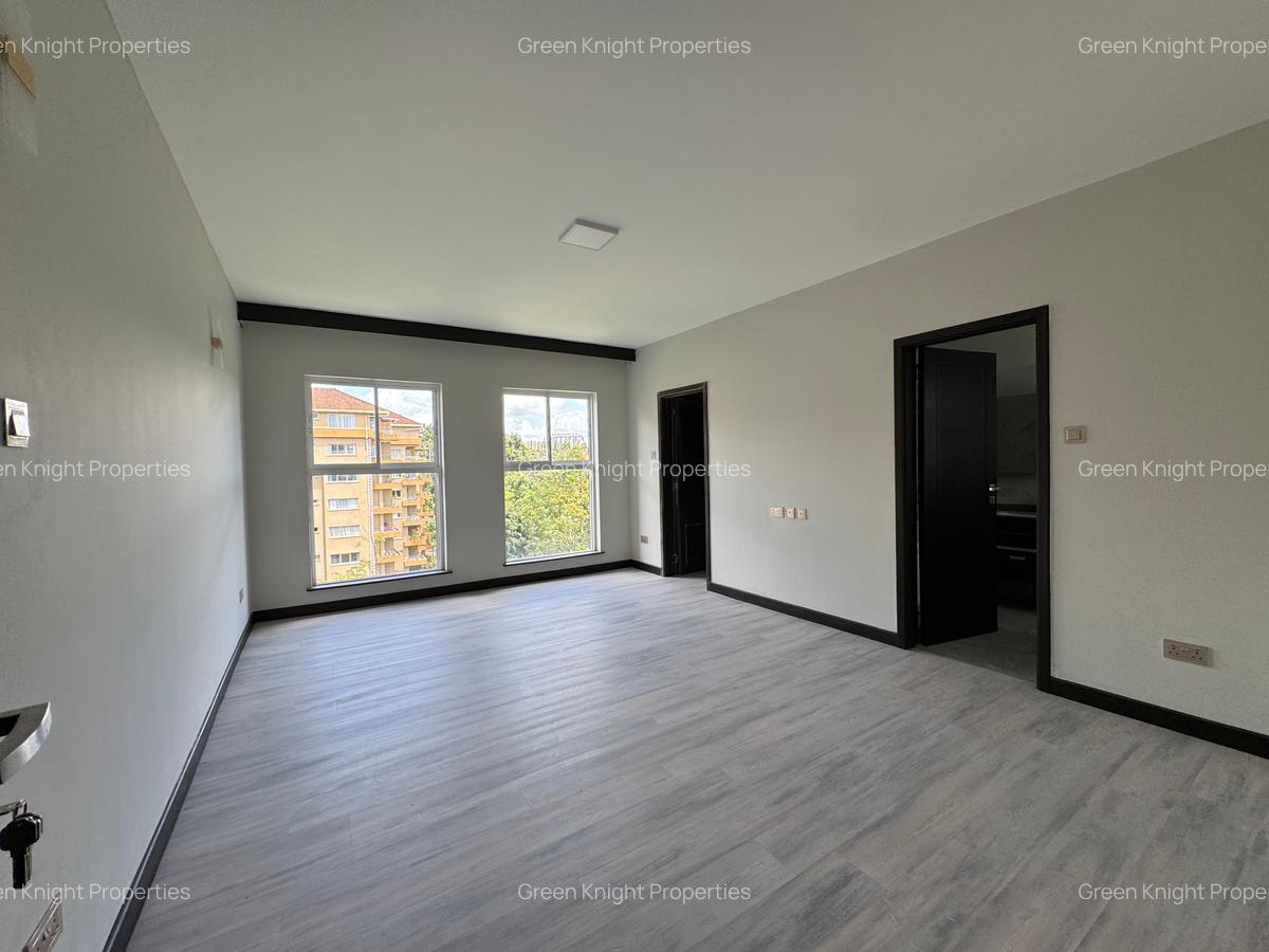 Serviced 3 Bed Apartment with En Suite in Riverside - 13