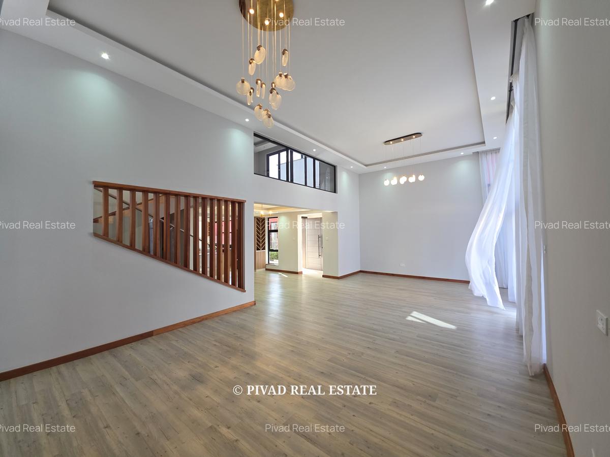 4 Bed Townhouse with Swimming Pool in Membley - 5