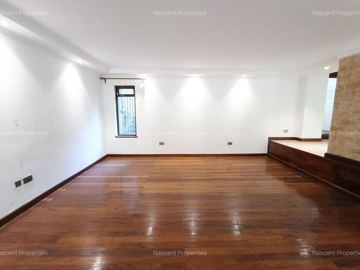 5 Bed Villa with En Suite in Lavington - 8