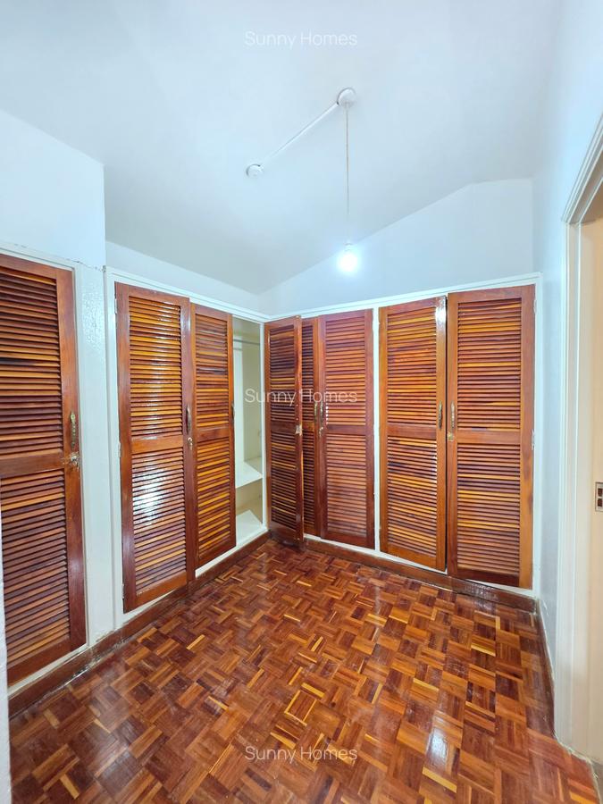4 Bed House with En Suite at Hill View Estate - 17