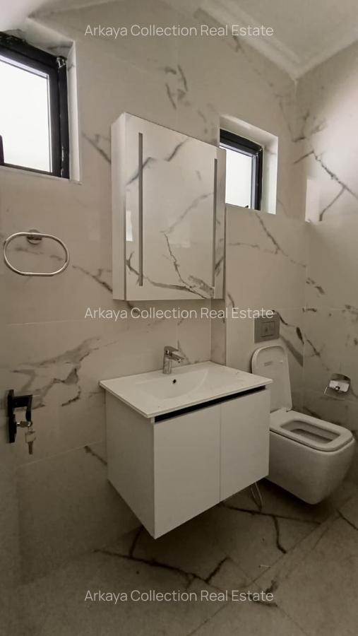 5 Bed Townhouse with En Suite in Lavington - 10