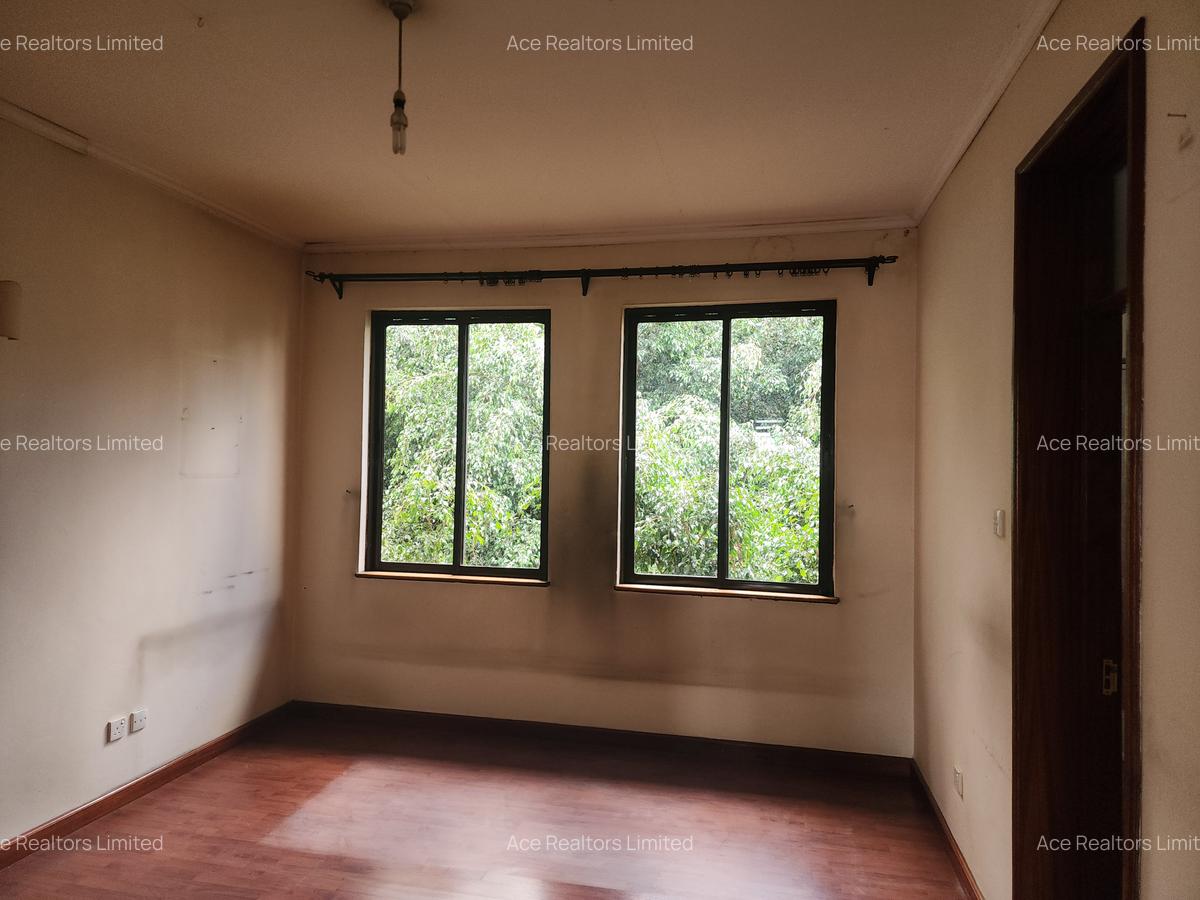 3 Bed Apartment with En Suite at Parklands Road - 14