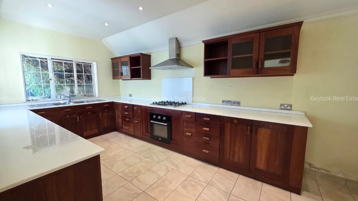 4 Bed Townhouse with En Suite at Peponi Road - 17