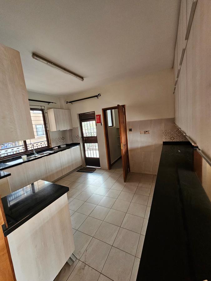 3 Bed Apartment with En Suite at Lavington - 3