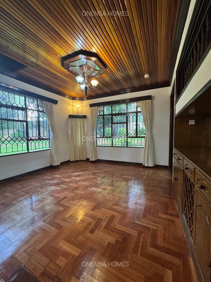 5 Bed House with En Suite in Runda - 11
