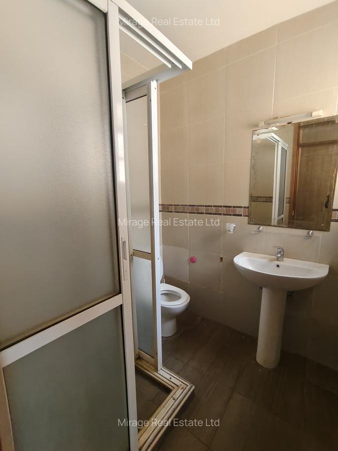 3 Bed Apartment with En Suite in Riverside - 11