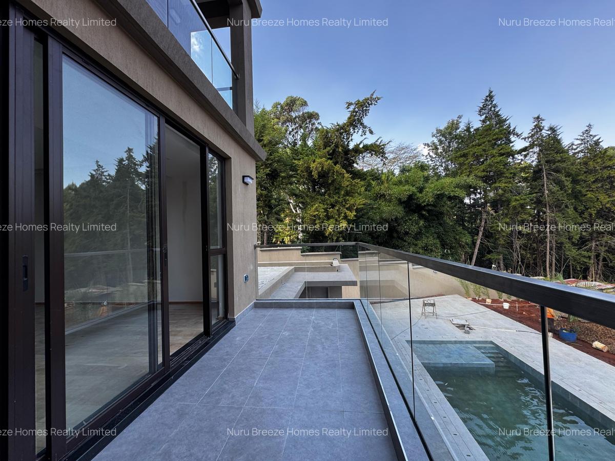 6 Bed House with En Suite in Nyari - 13