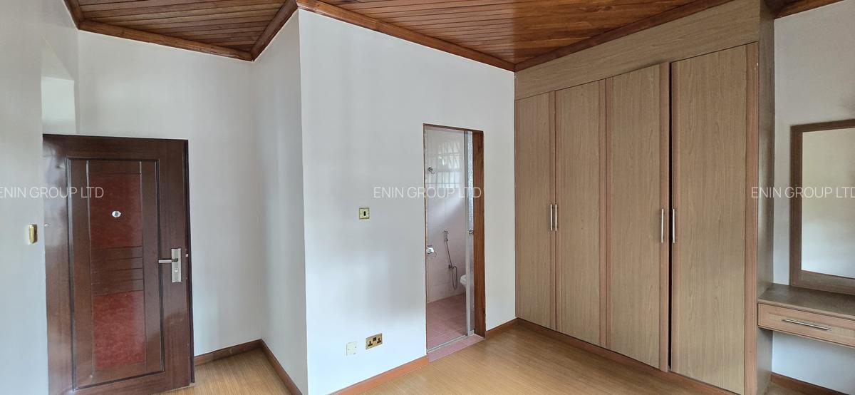 5 Bed Townhouse with En Suite at Convent Drive - 17