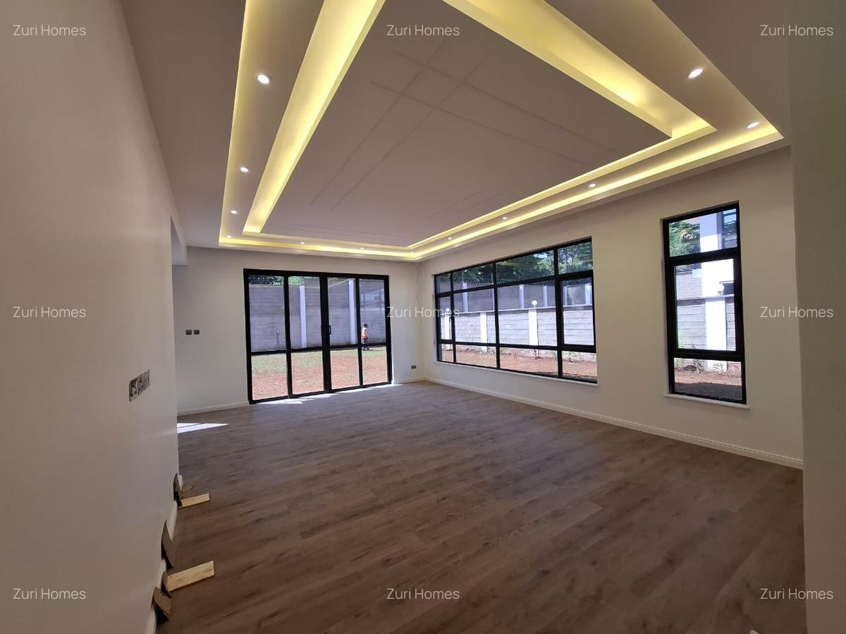 5 Bed Townhouse with En Suite in Lavington - 4