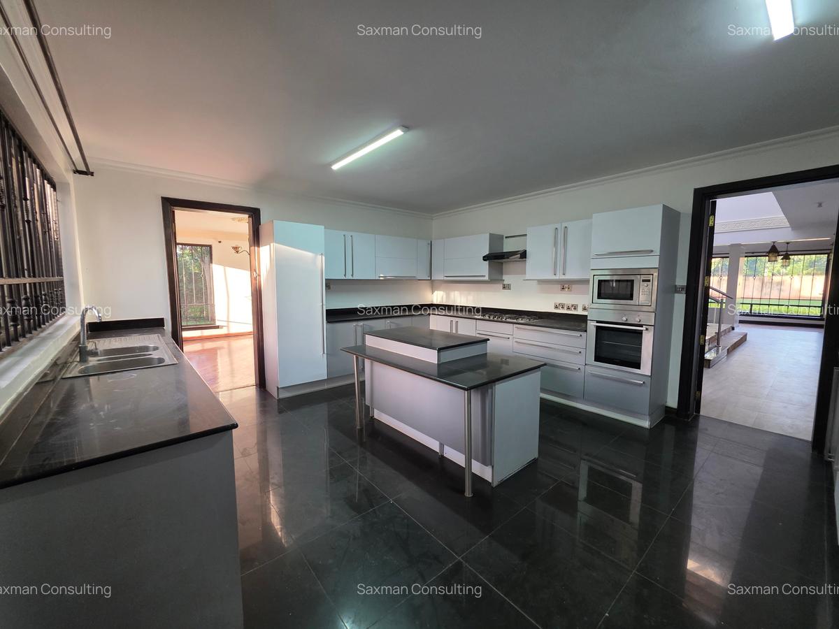 5 Bed Villa with En Suite in Runda - 11