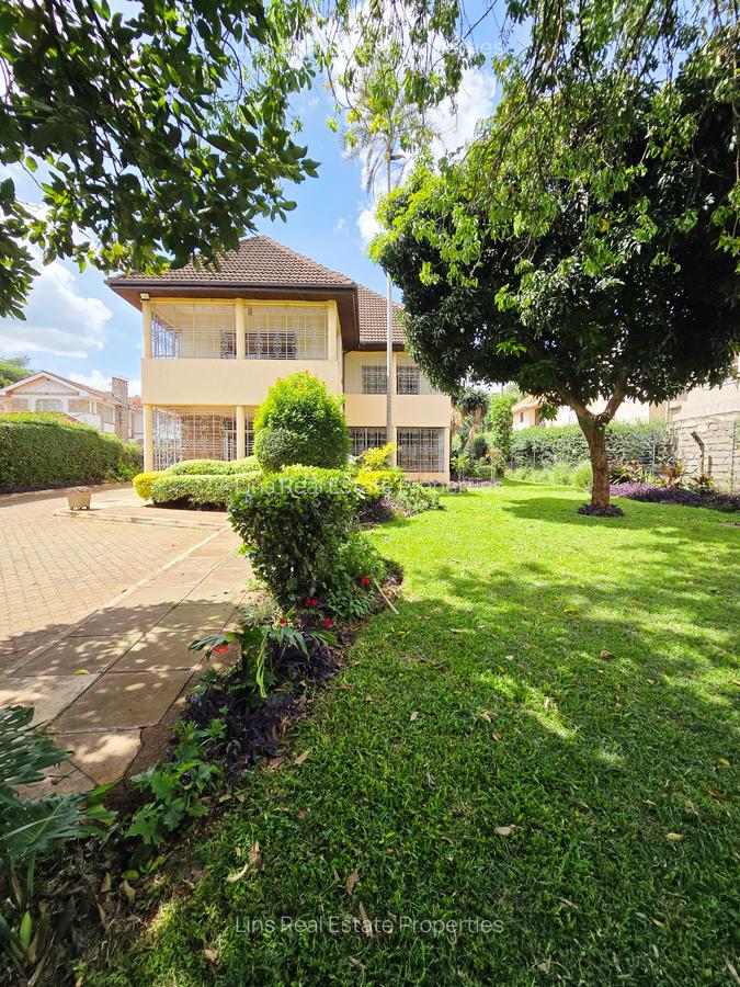 5 Bed House with En Suite in Runda - 3