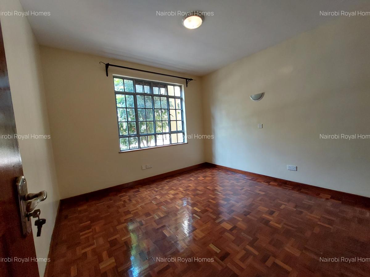 5 Bed Townhouse with En Suite at Lavington Road - 9