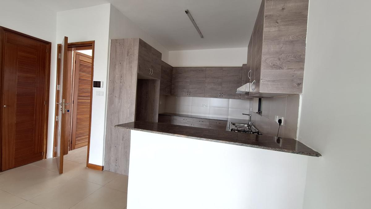 2 Bed Apartment with En Suite at Raphta Road - 6