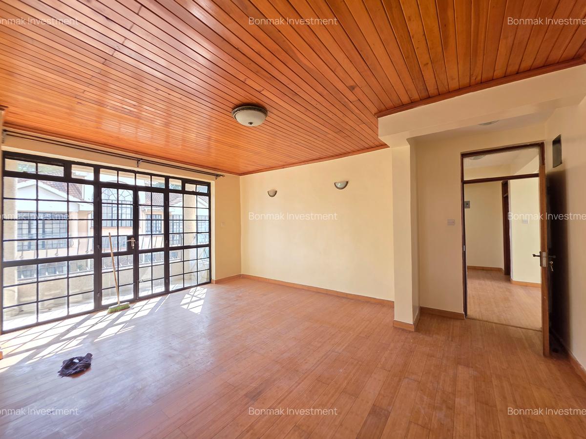 4 Bed Townhouse with En Suite at Lavington - 11