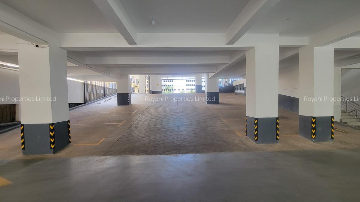 2 Bed Apartment with En Suite in Westlands Area - 18