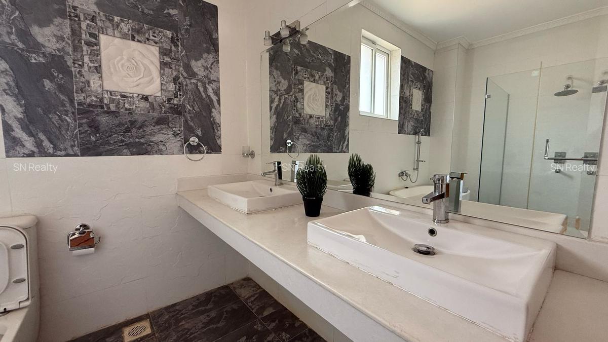 4 Bed Apartment with En Suite in General Mathenge - 12