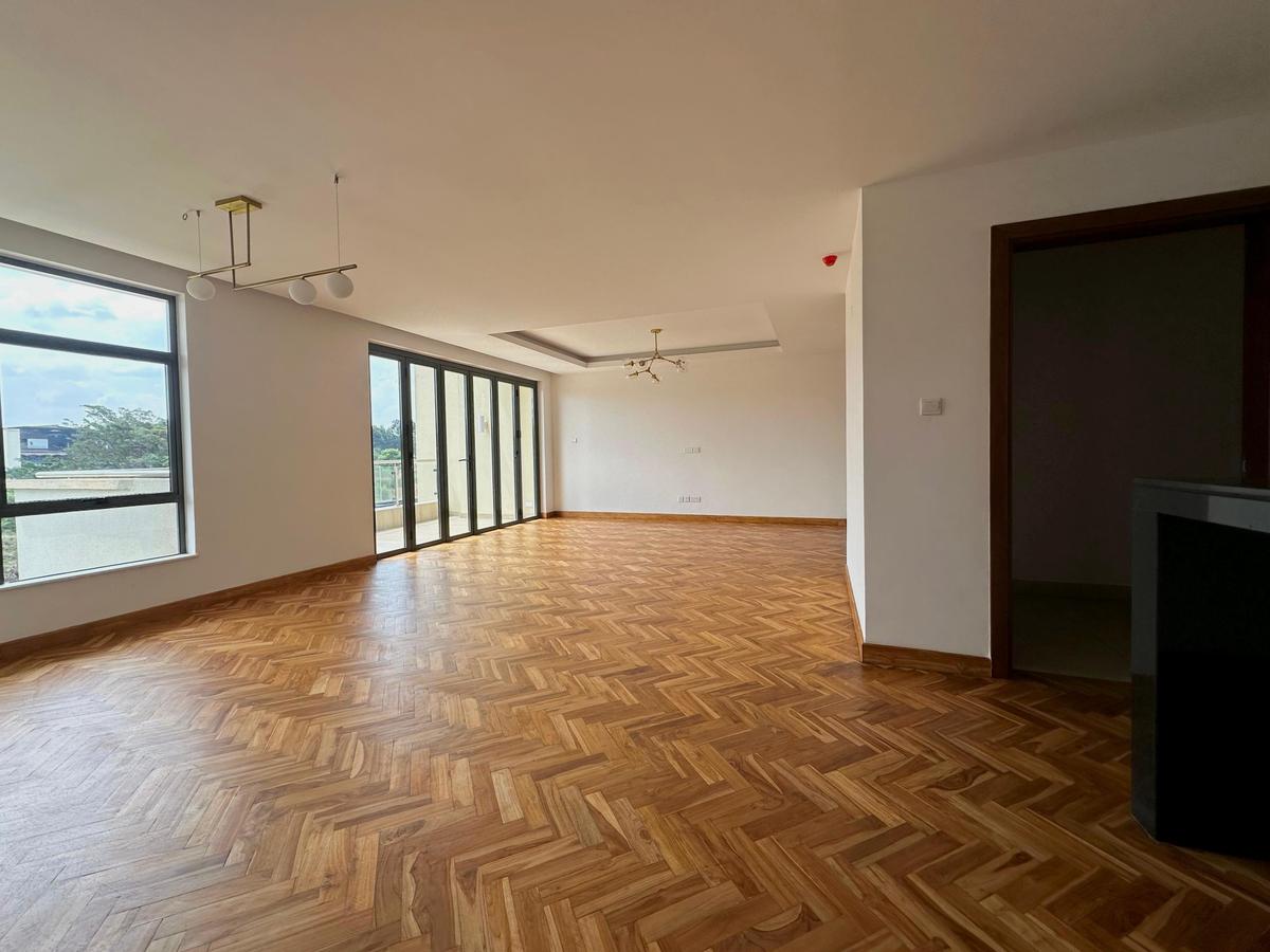 4 Bed Apartment with En Suite at Rosslyn - 10