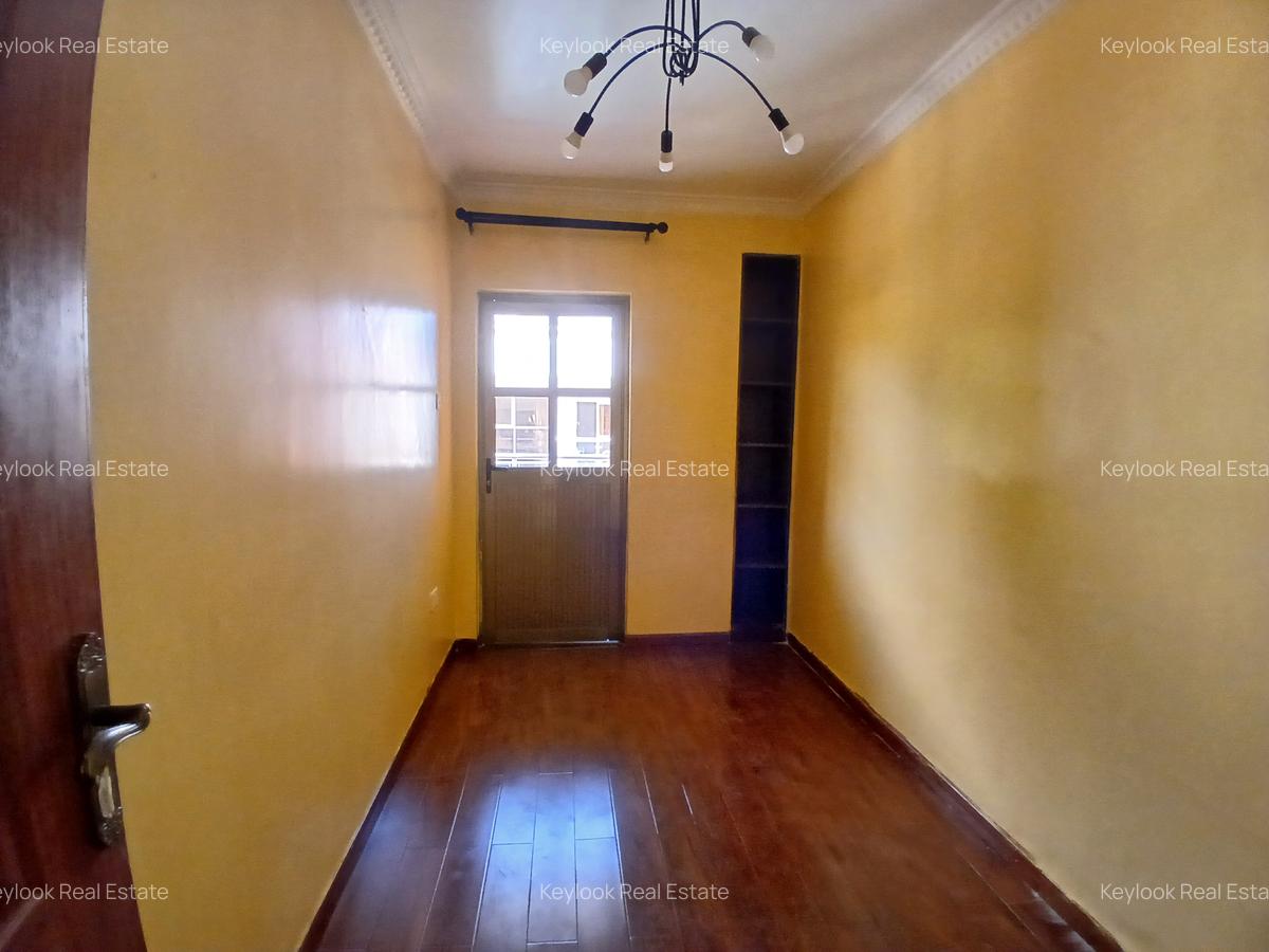 5 Bed Townhouse with En Suite at Lavington Green - 5