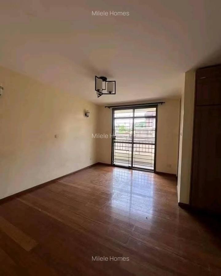 5 Bed Villa with En Suite in Lavington - 4