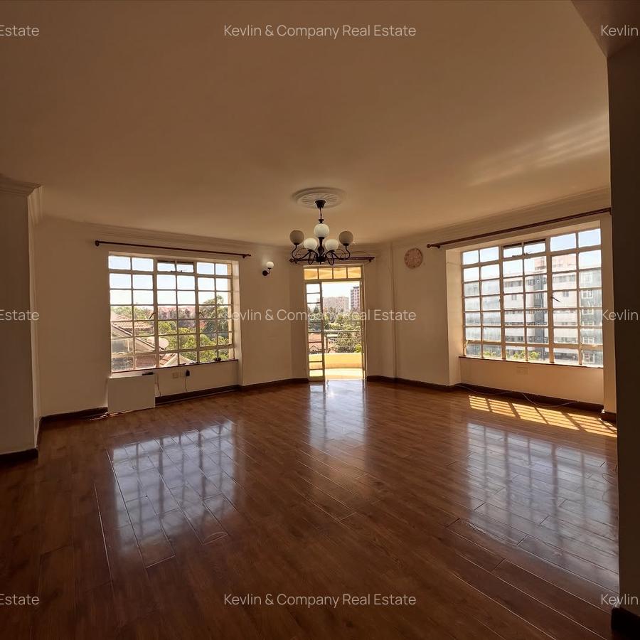3 Bed Apartment with En Suite in Lavington - 1
